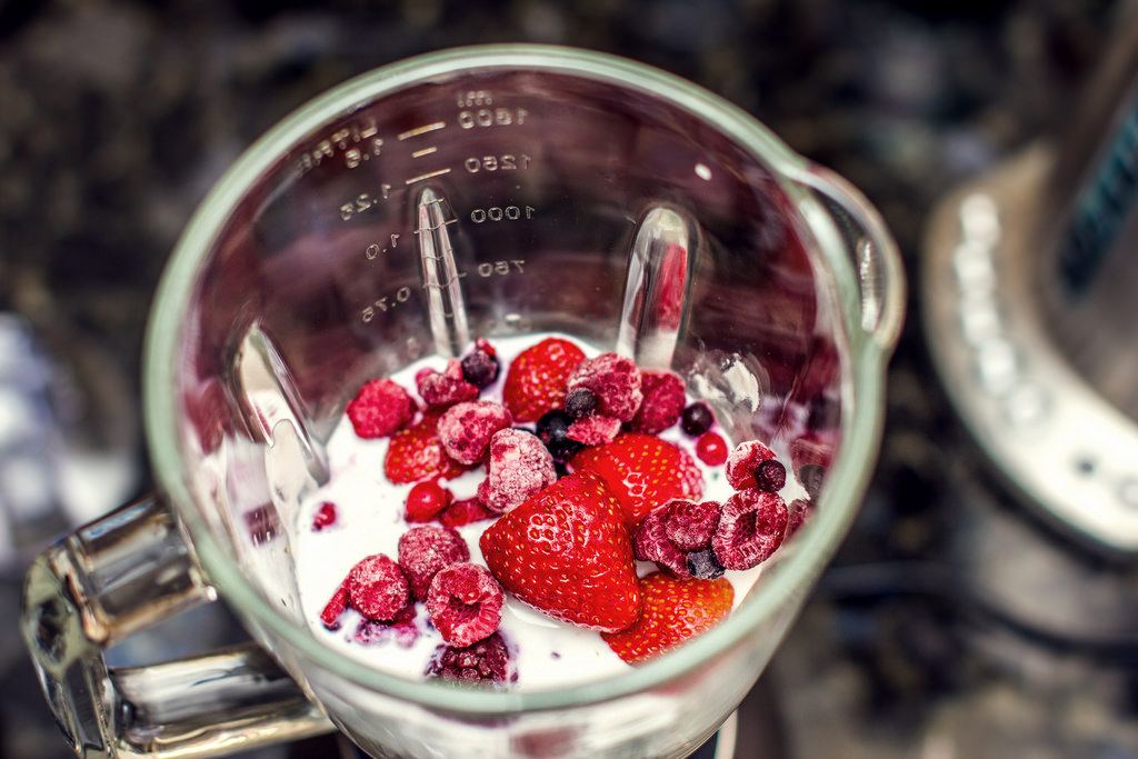 Best Blenders For Smoothies 2019 – Top Picks & Reviews smoothie